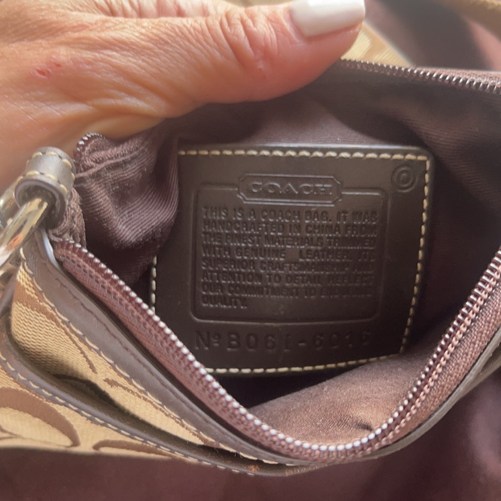 Coach crossbody - Picture 2 of 8